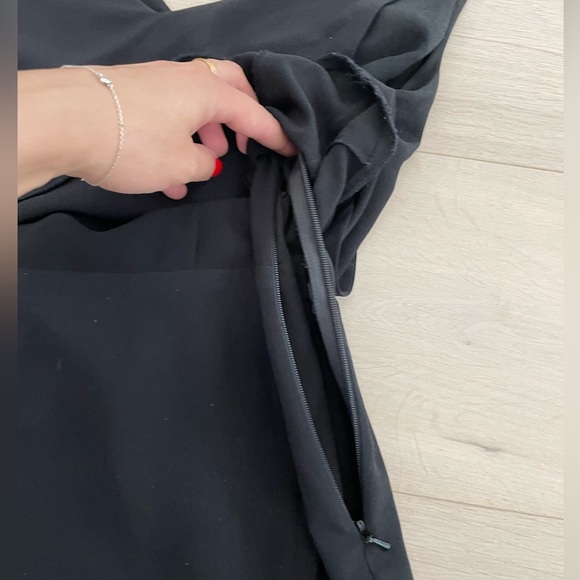 Babaton 100% silk black dress-size 0 - Picture 6 of 12